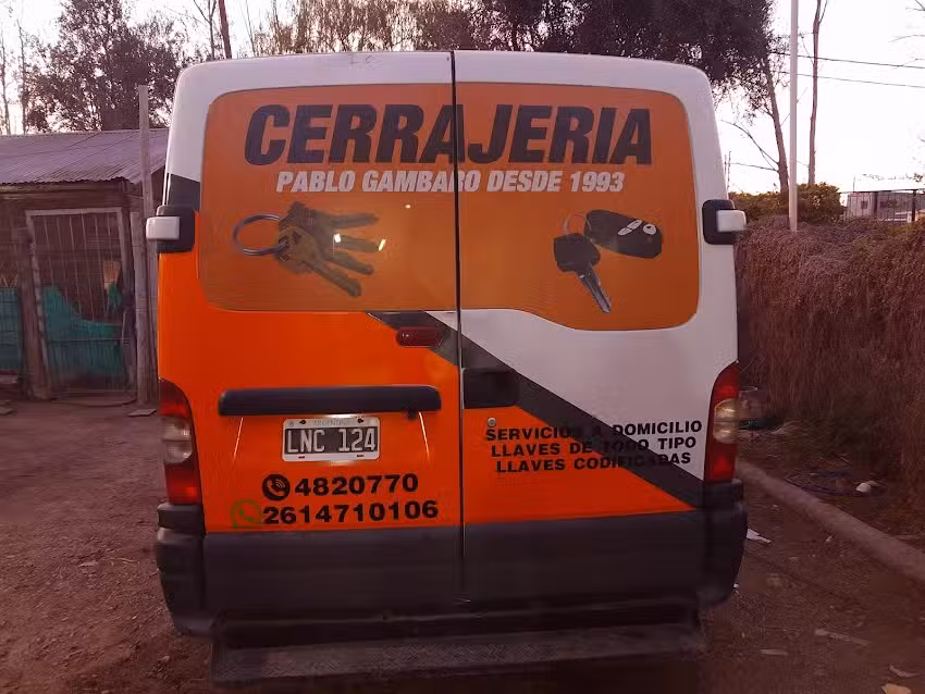 A Su Servicio de Pablo Gambaro