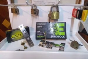 Cerrajer&iacute;a Monte Castro