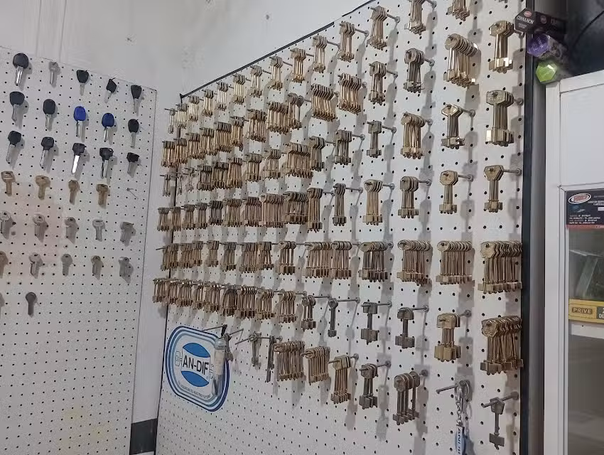 Cerrajer&iacute;a Yerba Buena